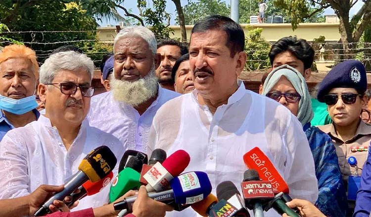 এডিস মশার প্রজনন রোধে বাড়ি-আঙিনা পরিষ্কার রাখুন: ভূমিমন্ত্রী