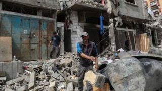 ইসরাইলি হামলায় ২৪ ঘণ্টায় গাজায় নিহত আরও ৫১