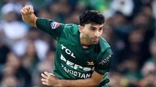 পাকিস্তানি ক্রিকেটার বিশ্ব রেকর্ড গড়ল ১৩ রান করেই