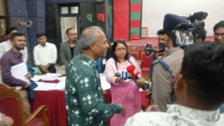 পুলিশ অপারেশন কন্ট্রোল রুমে পরিদর্শনে স্বরাষ্ট্র উপদেষ্টা