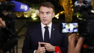 কূটনীতি ব্যর্থ হলে রাশিয়ার বিরুদ্ধে নিষেধাজ্ঞা আরোপের আহ্বান জানিয়েছেন ম্যাখোঁ