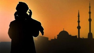 এশার নামাজের পর জেগে থাকা নিয়ে যা বলেছেন মহানবী (সা.)