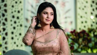 স্পর্শিয়া যাকে বিয়ে করলেন